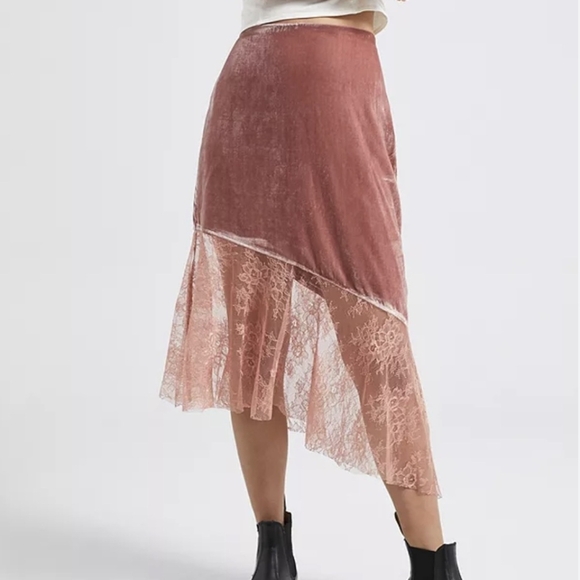 Free People Dresses & Skirts - 0/2 Free People Asymmetrical Crushed Velvet & Lace Midi Skirt, Side Zipper